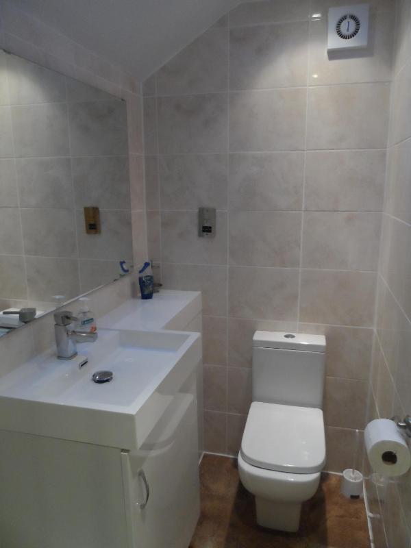 Comfort Double Room Ensuite image 4