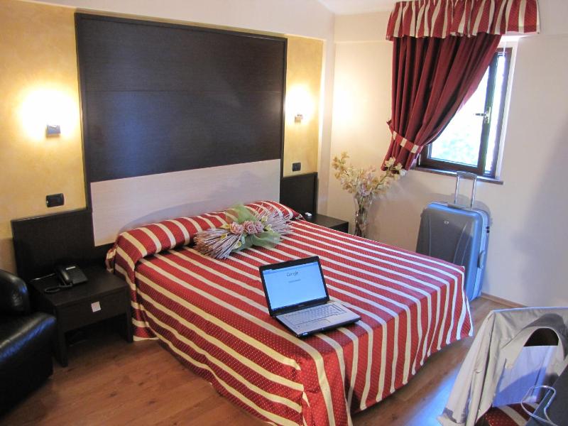 Double Room image 1