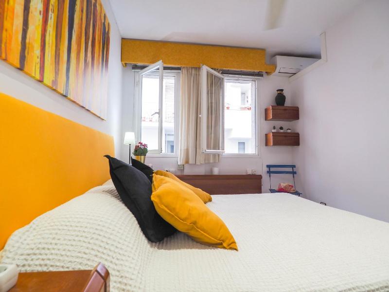 Sunflower Apartment by Hello Homes Sitges - image 13