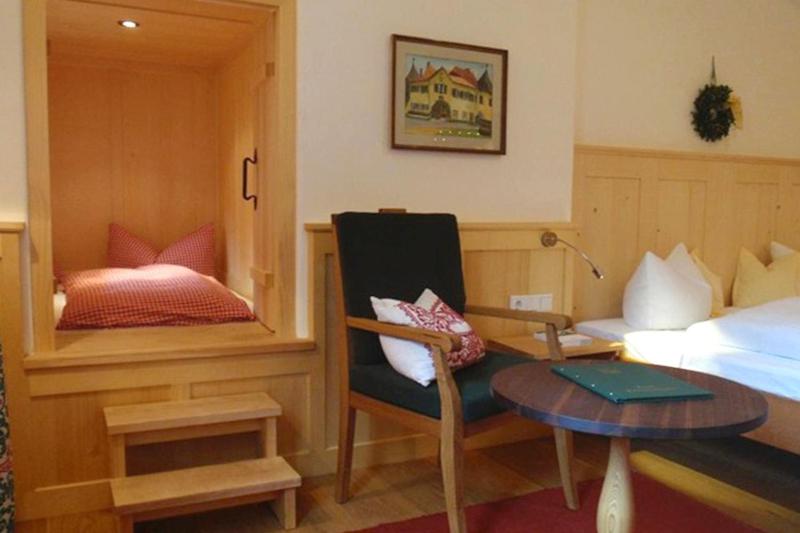 Double or Twin Room image 3