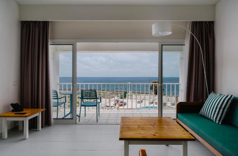 Apartment Frontal Sea View image 1