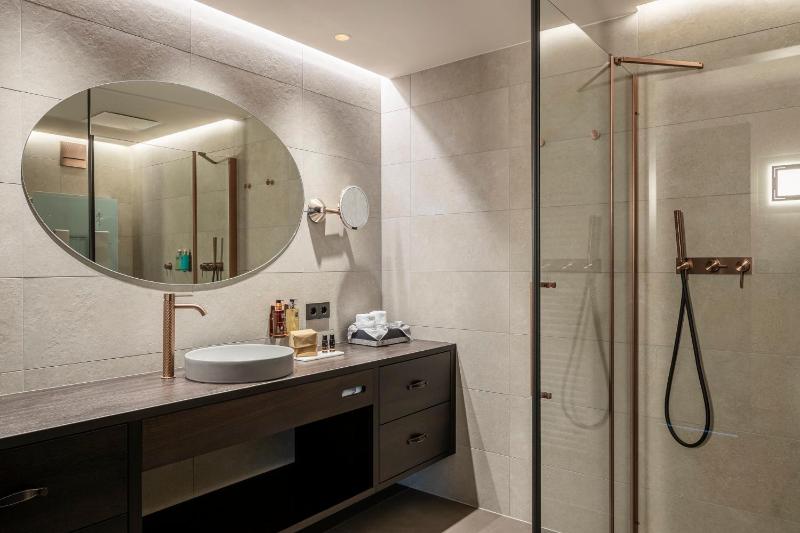Superior Double Room image 4