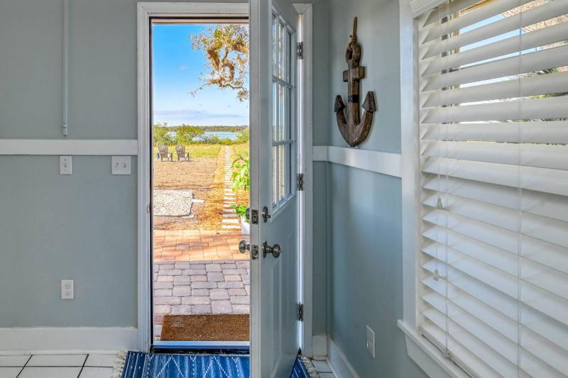 Anchors Away River House - image 30