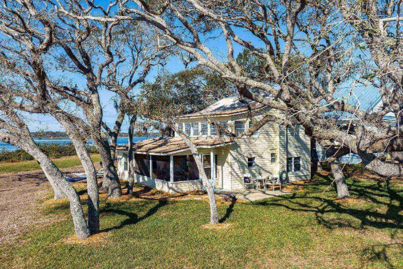 Anchors Away River House - image 25