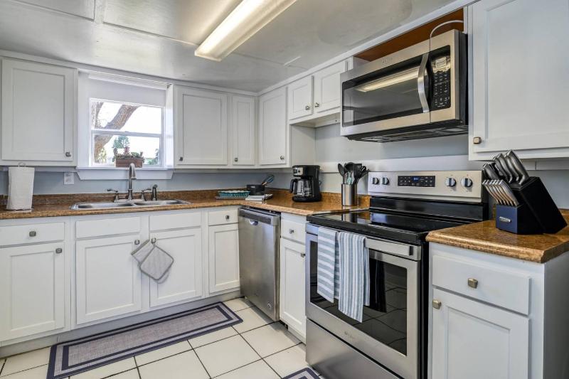 Anchors Away River House - image 29