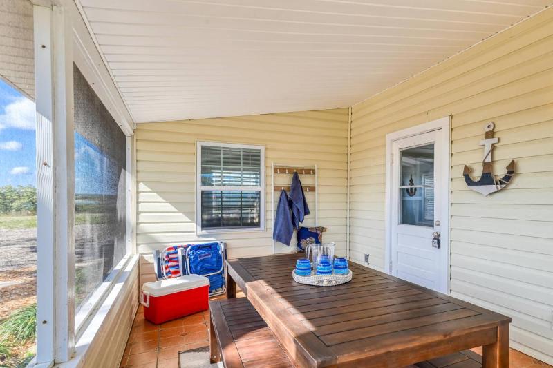 Anchors Away River House - image 26