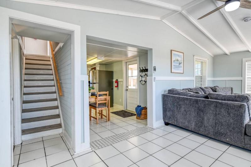 Anchors Away River House - image 18