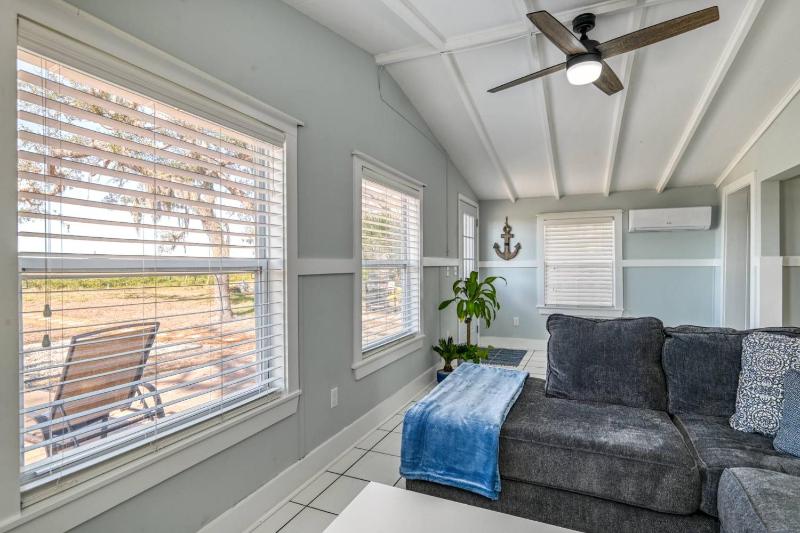 Anchors Away River House - image 11