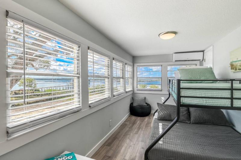 Anchors Away River House - image 31