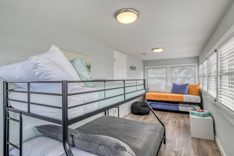 Anchors Away River House - image 3