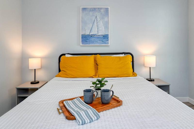 Anchors Away River House - image 15