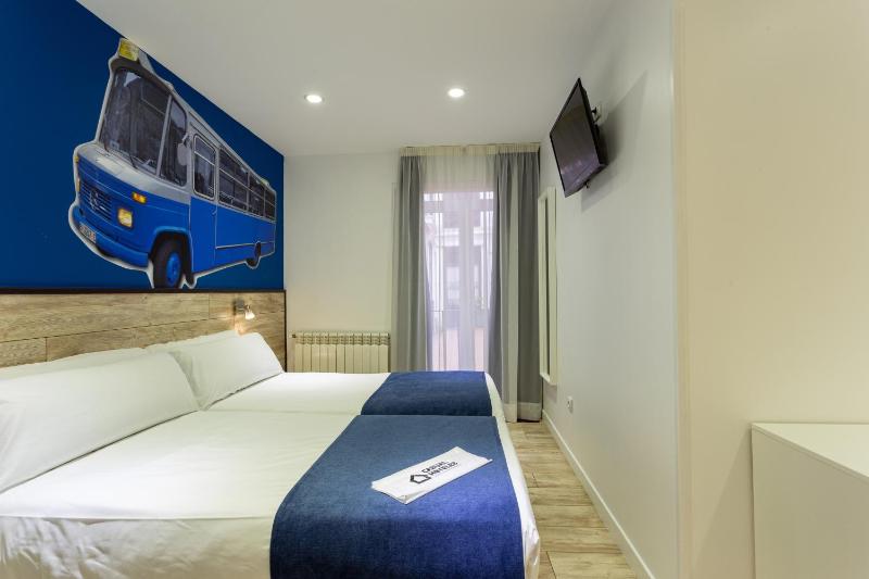 Twin Room image 1