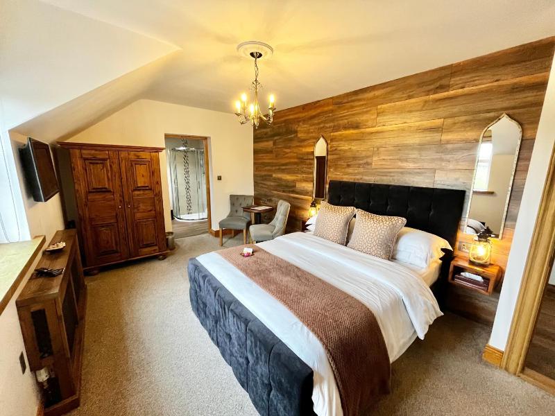 Deluxe Double Room image 3