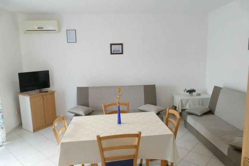 One-Bedroom apartment Standard image 3