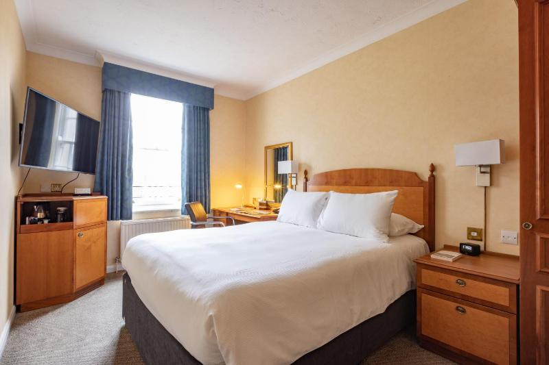 Double Room image 3