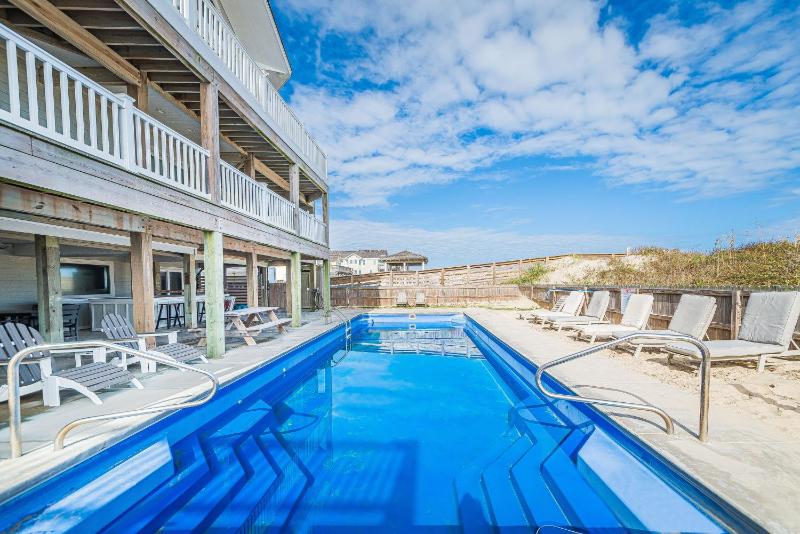 Driftwood - Village at Nags Head MP 15 Oceanfront Elevator Pool Hot Tub Pool Table Pets OK - image 3