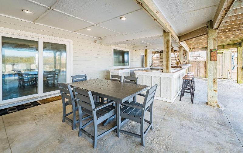 Driftwood - Village at Nags Head MP 15 Oceanfront Elevator Pool Hot Tub Pool Table Pets OK - image 14