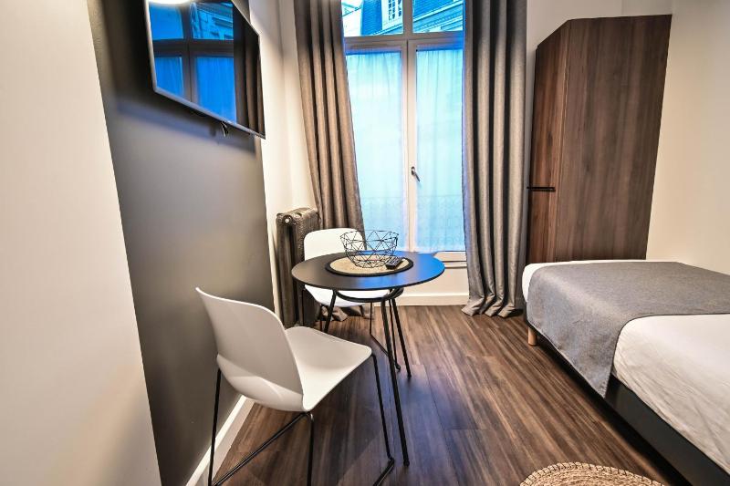 Small Studio ( 1 Adult) image 4