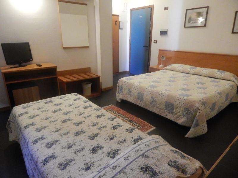 Triple Room image 4