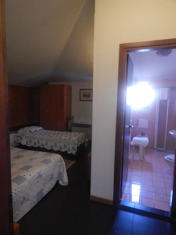 Triple Room image 3