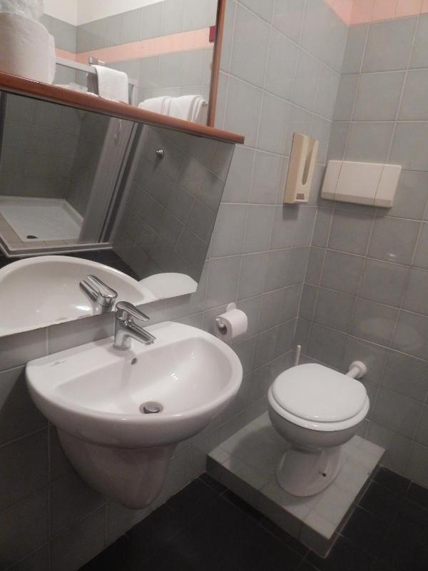 Double Room image 2
