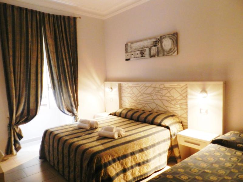Triple Room image 2