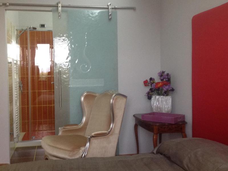 Double or Twin Room with Garden View image 4