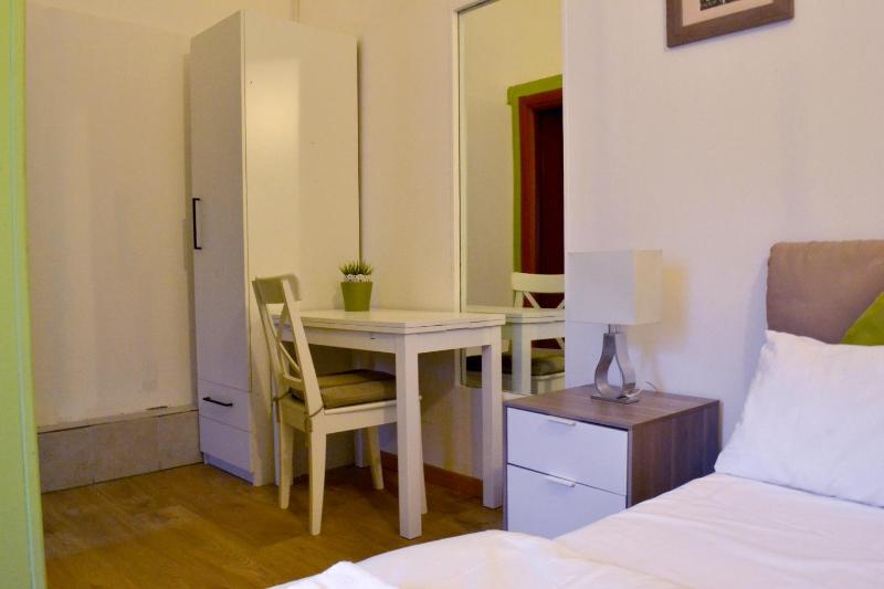 Economy Double Room image 4