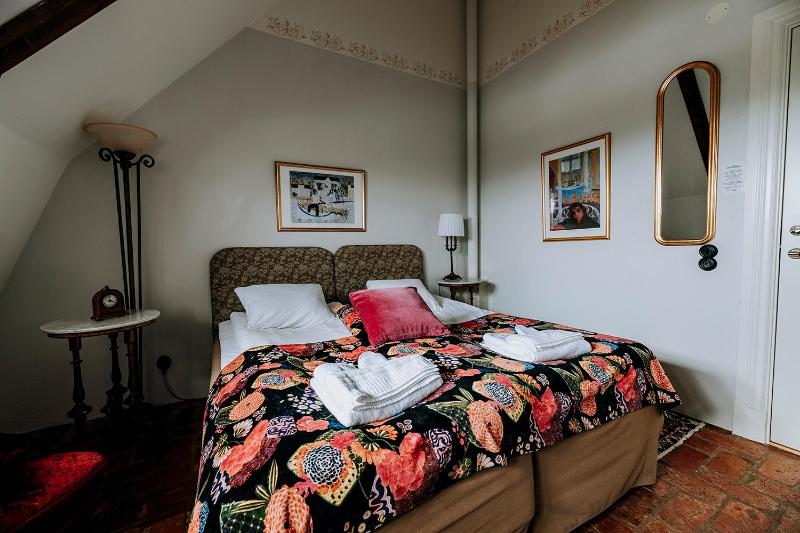 Double Room with Shared Bathroom image 1