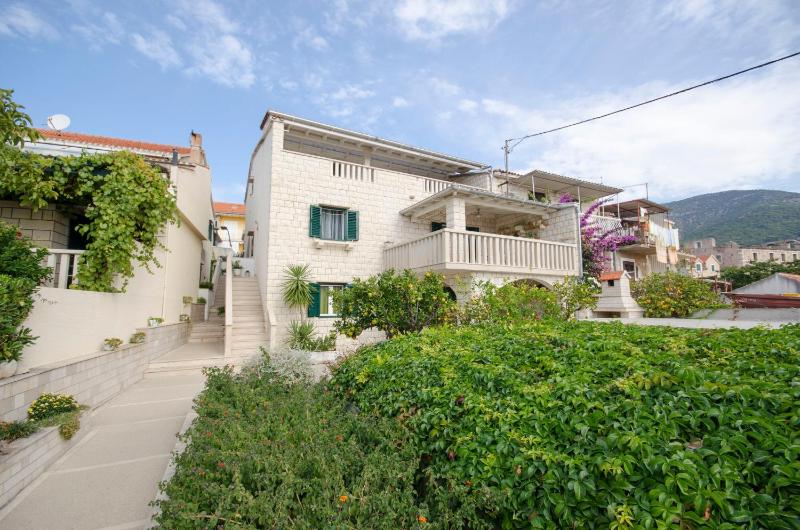 Apartments Klisovic - image 1