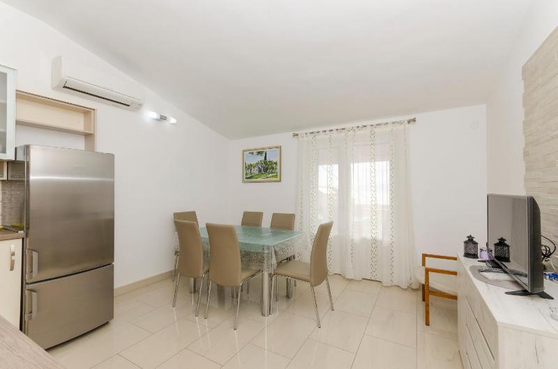 Apartments Klisovic - image 8