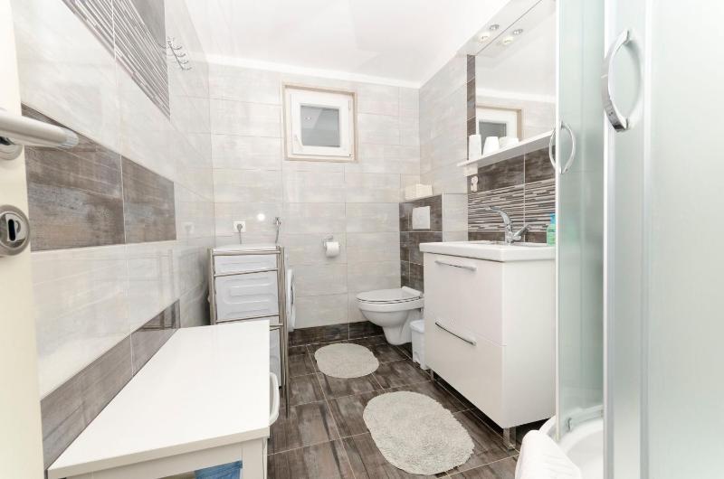 Apartments Klisovic - image 7
