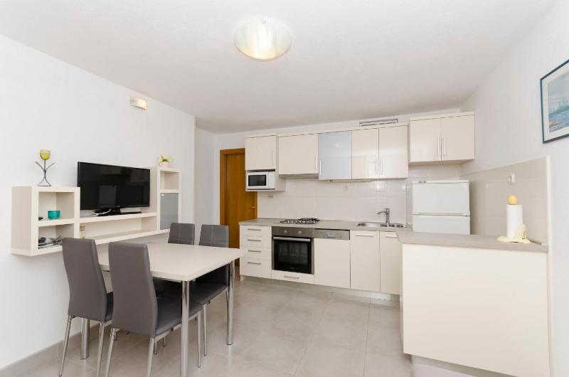 Apartments Klisovic - image 16