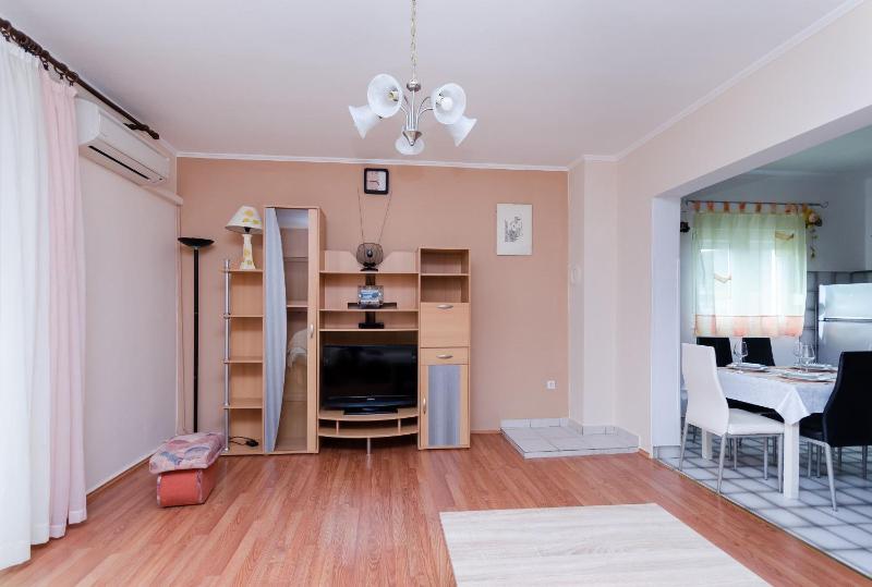 Apartments Nada - image 11