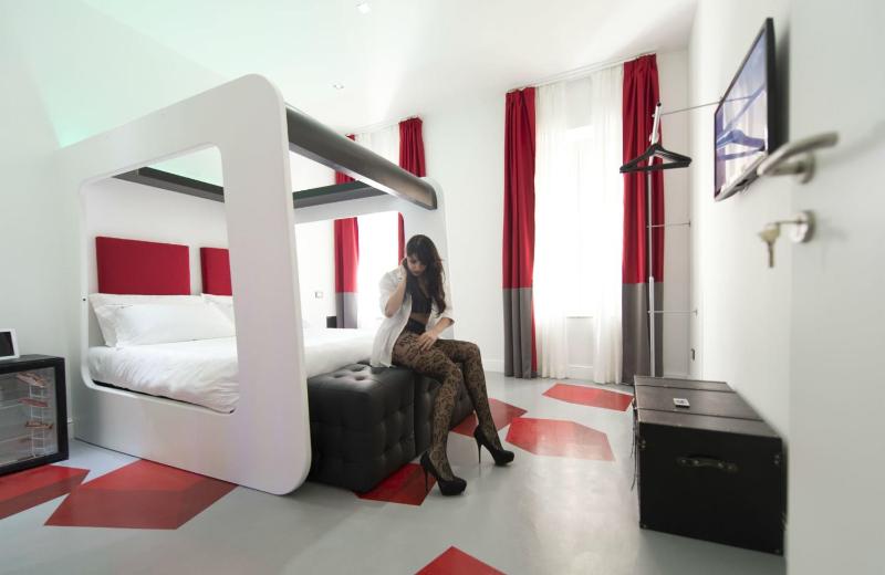 Deluxe Room image 3