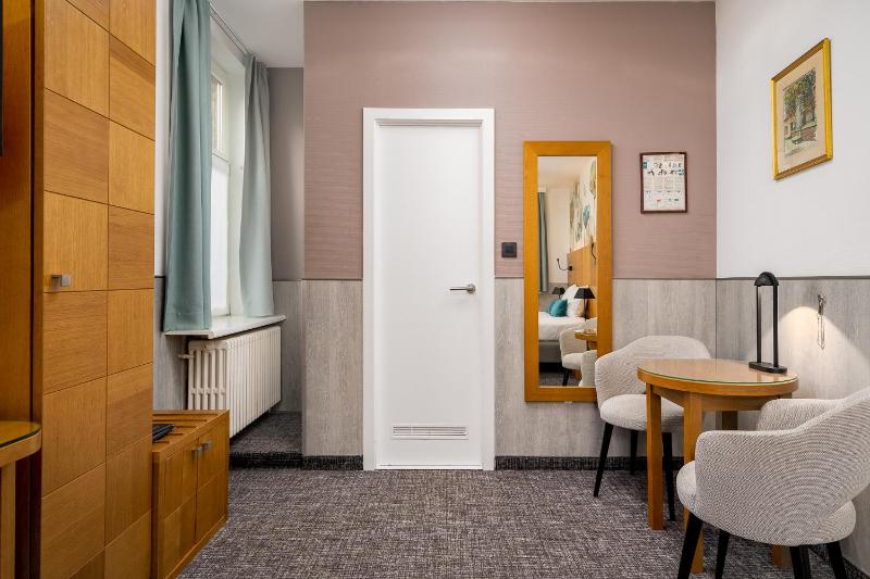 Superior Double Room image 4