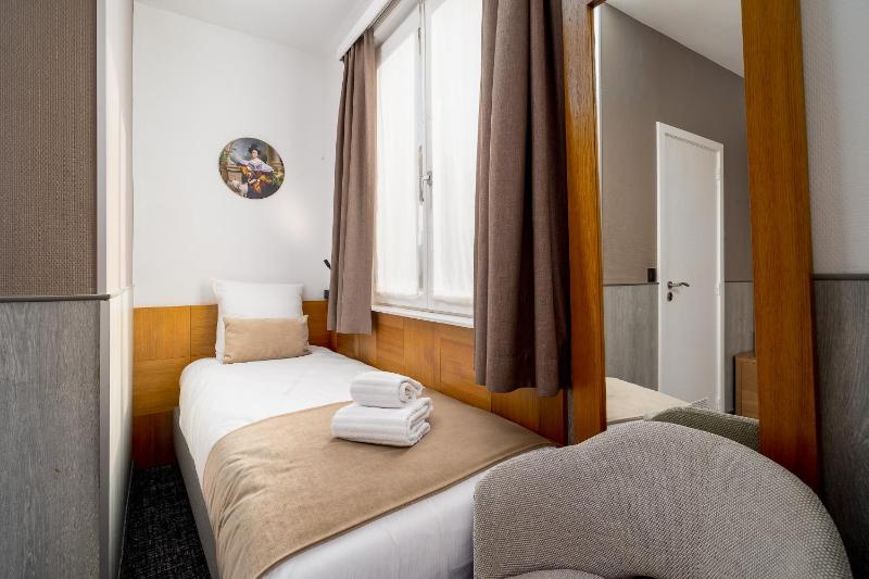 Triple Room image 3