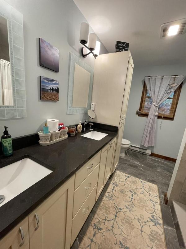 Four-Bedroom Holiday Home image 3