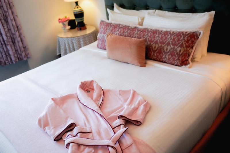 King Room image 3