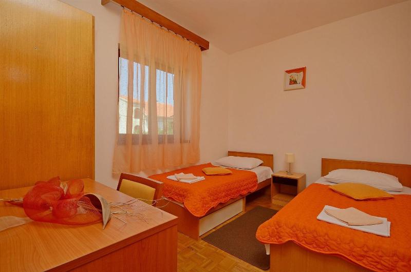 Apartment and Room Ivica - image 15