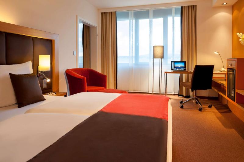 Standard Room image 4