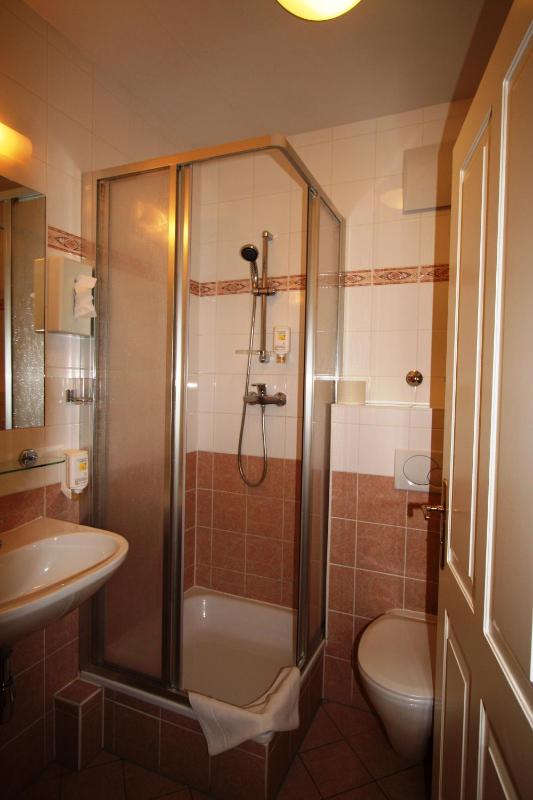 Deluxe Suite image 3