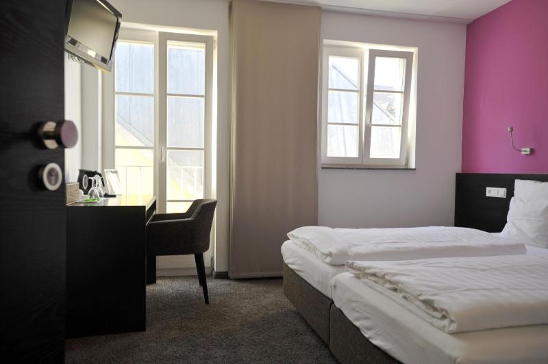 Double Room image 2