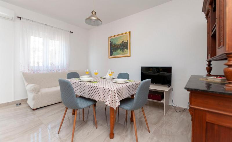 Two-Bedroom Apartment with Terrace image 4