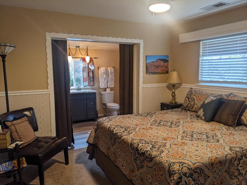 King Room image 4