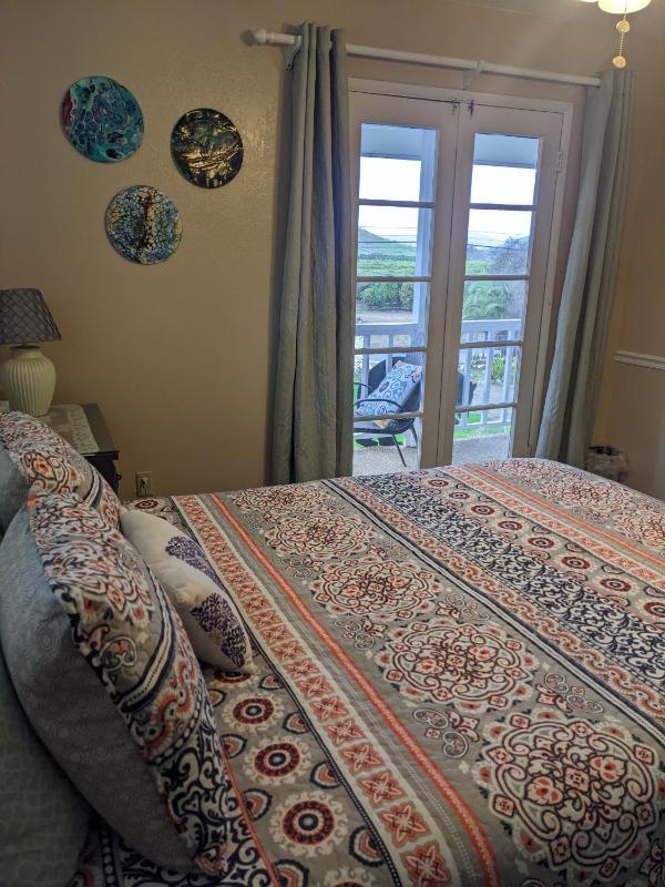 Queen Room with Balcony image 4
