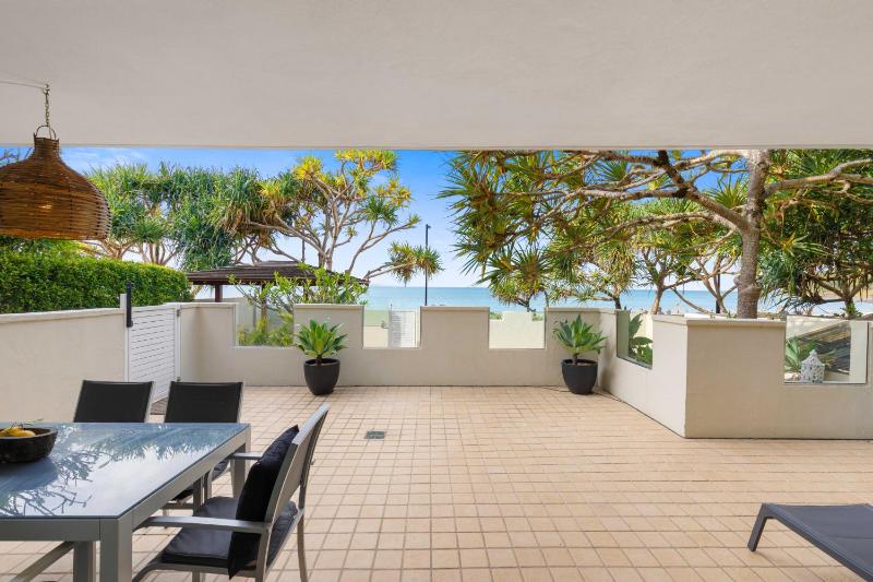 Portofino 1 - Beachfront Apartment Noosa Heads - image 11