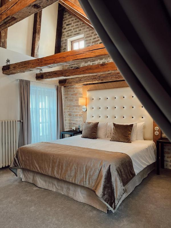 Deluxe Suite image 2