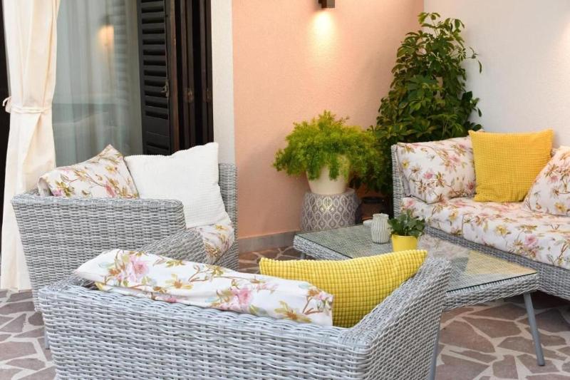 Apartments Beauty - image 18