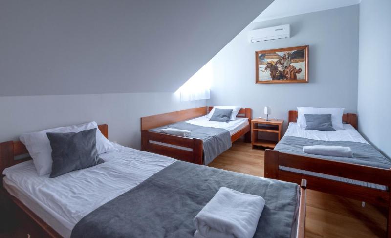 Quadruple Room image 4